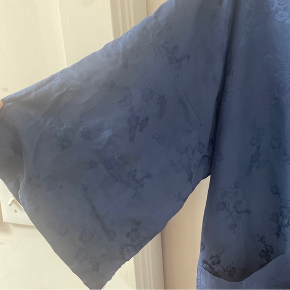 Vintage Longevity Hangzhou China Silk Navy Blue Hand Embroidered Kimono Robe M - Picture 5 of 8